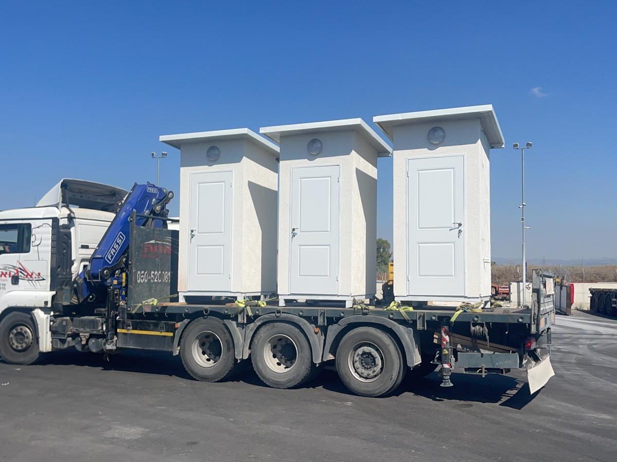 מבני-שירותים-ניידים-תא-אחד-q801iw2ju2nvsod187j4ux9tka72on0ehoredy7ig8
